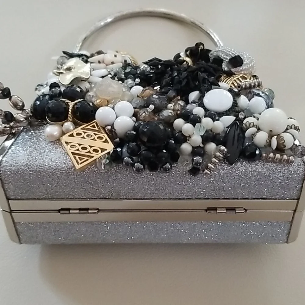 NWT Repurposed Vintage Jewelry Collage Beaded Metal Frame Handbag - Picture 12 of 16
